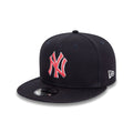 New York Yankees MLB Outline 9FIFTY Snapback Cap - Ny Navy/Pink