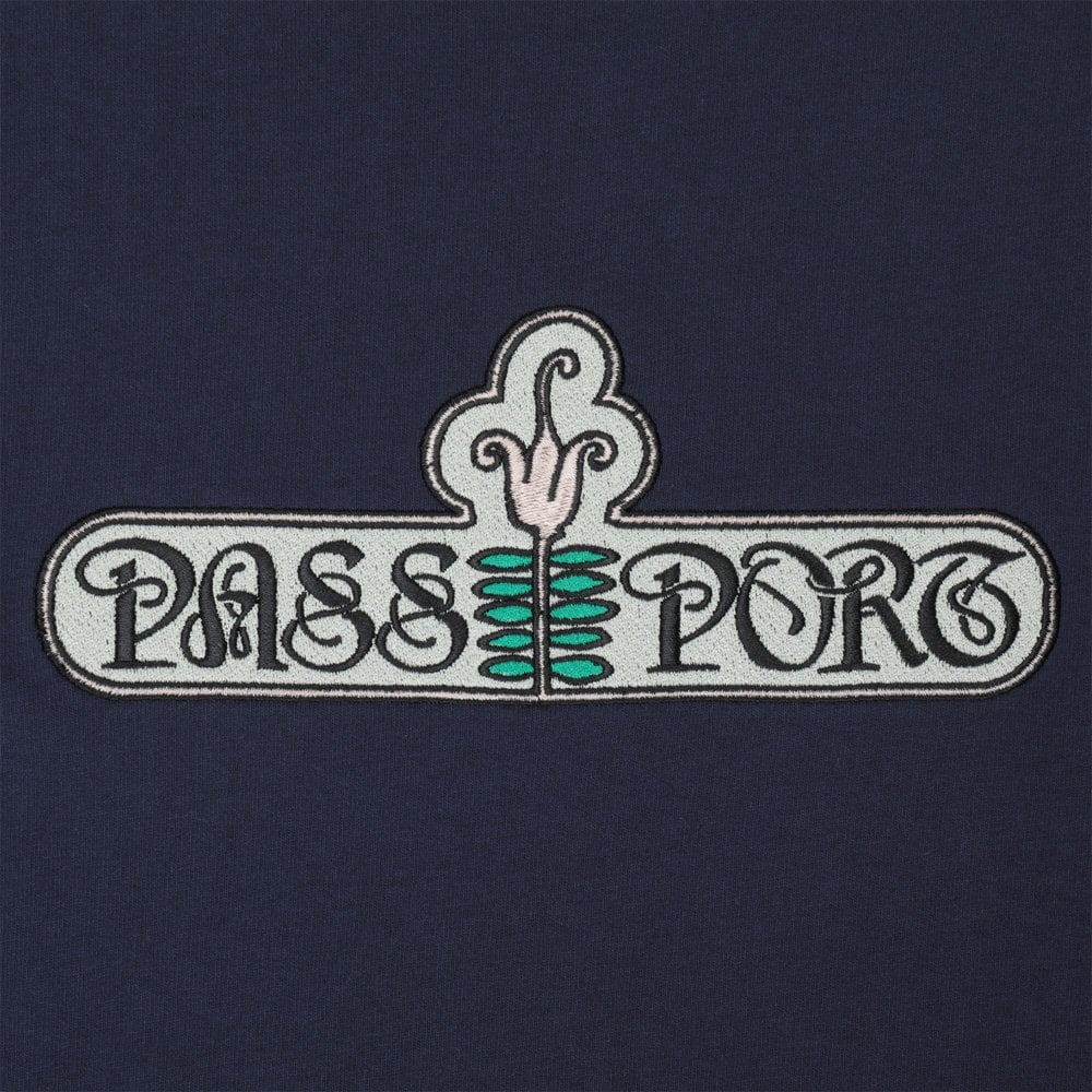 Gardenia T-Shirt - Navy