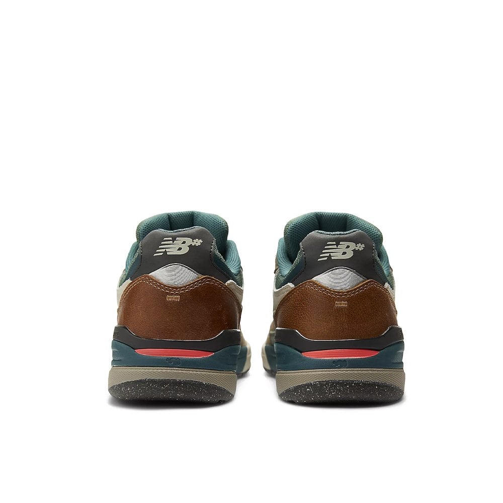 NM933 'Andrew Reynolds' - Mushroom/New