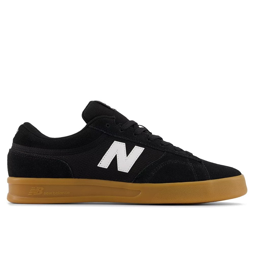 NM430 - Blk/Wht/Gum